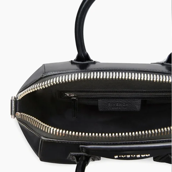 GIVENCHY Medium Antigona Shoulder Bag - Picture 10 of 13